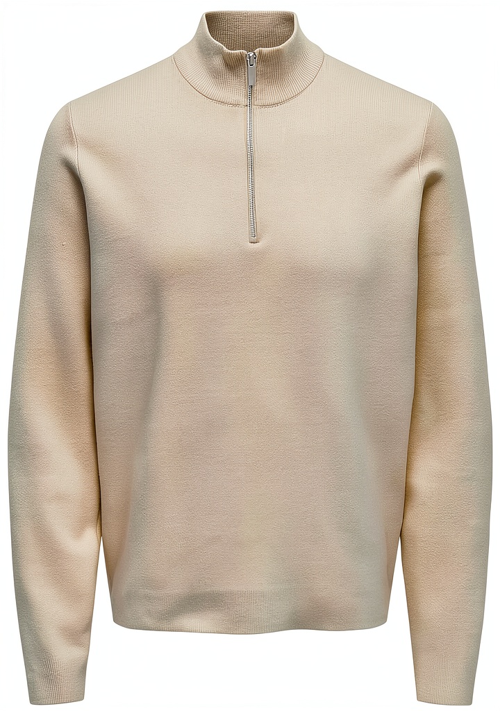 'Pull en maille ONLY SONS porté par un homme en extérieur'